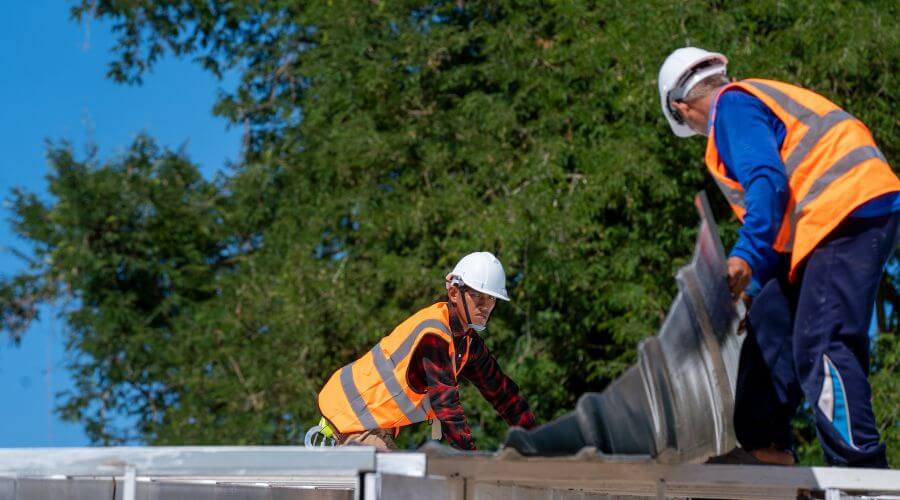 Expert Emergency Roof Repairs services in Albia, IA